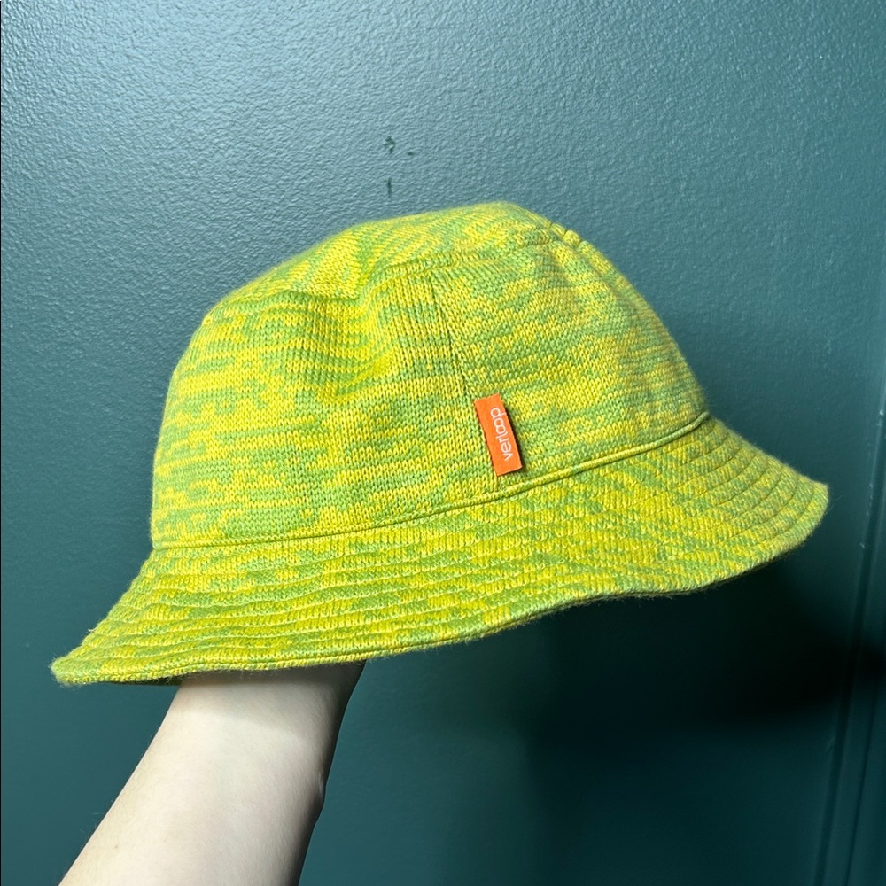 Verloop knits bucket hat